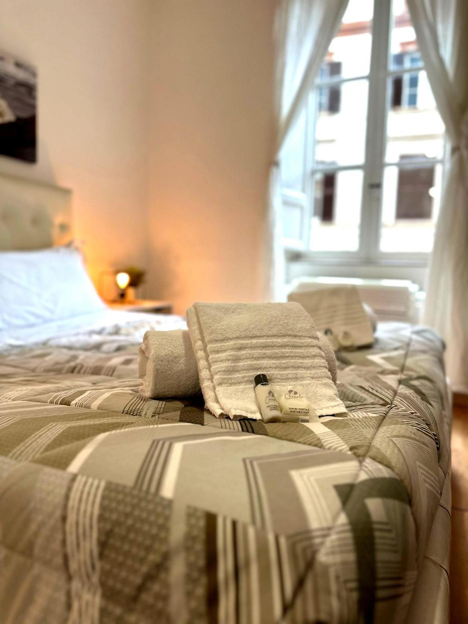 Apartment By The Colosseum - White Chic Flats روما المظهر الخارجي الصورة