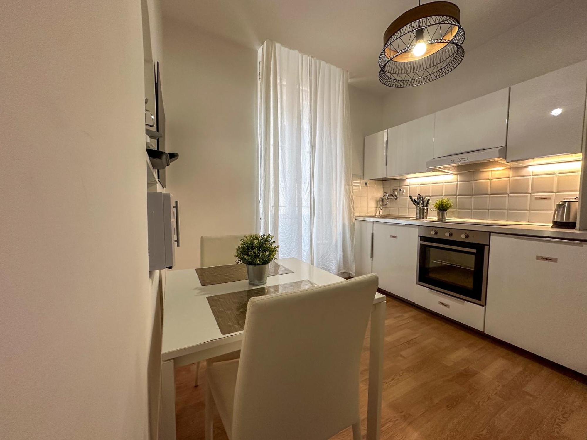 Apartment By The Colosseum - White Chic Flats روما المظهر الخارجي الصورة